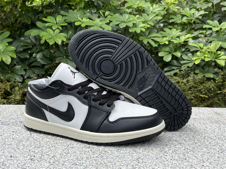 Air Jordan 1 "Vintage Panda"
